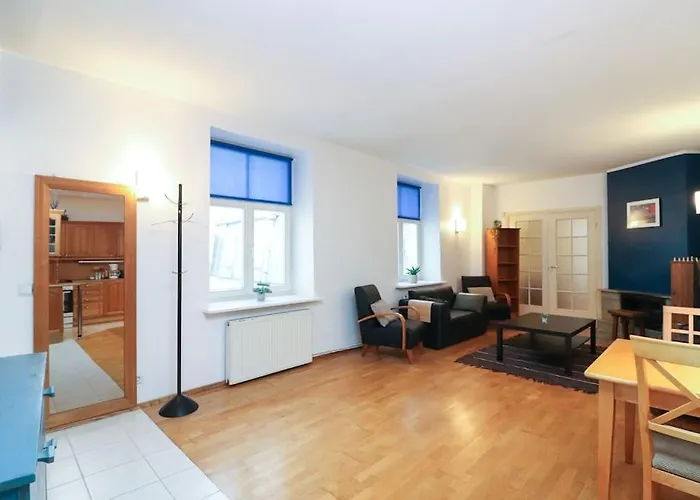 Cozy Historical Flat In The Heart Of Old Town Lägenhet