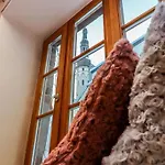 Cozy Historical Flat In The Heart Of Old Town